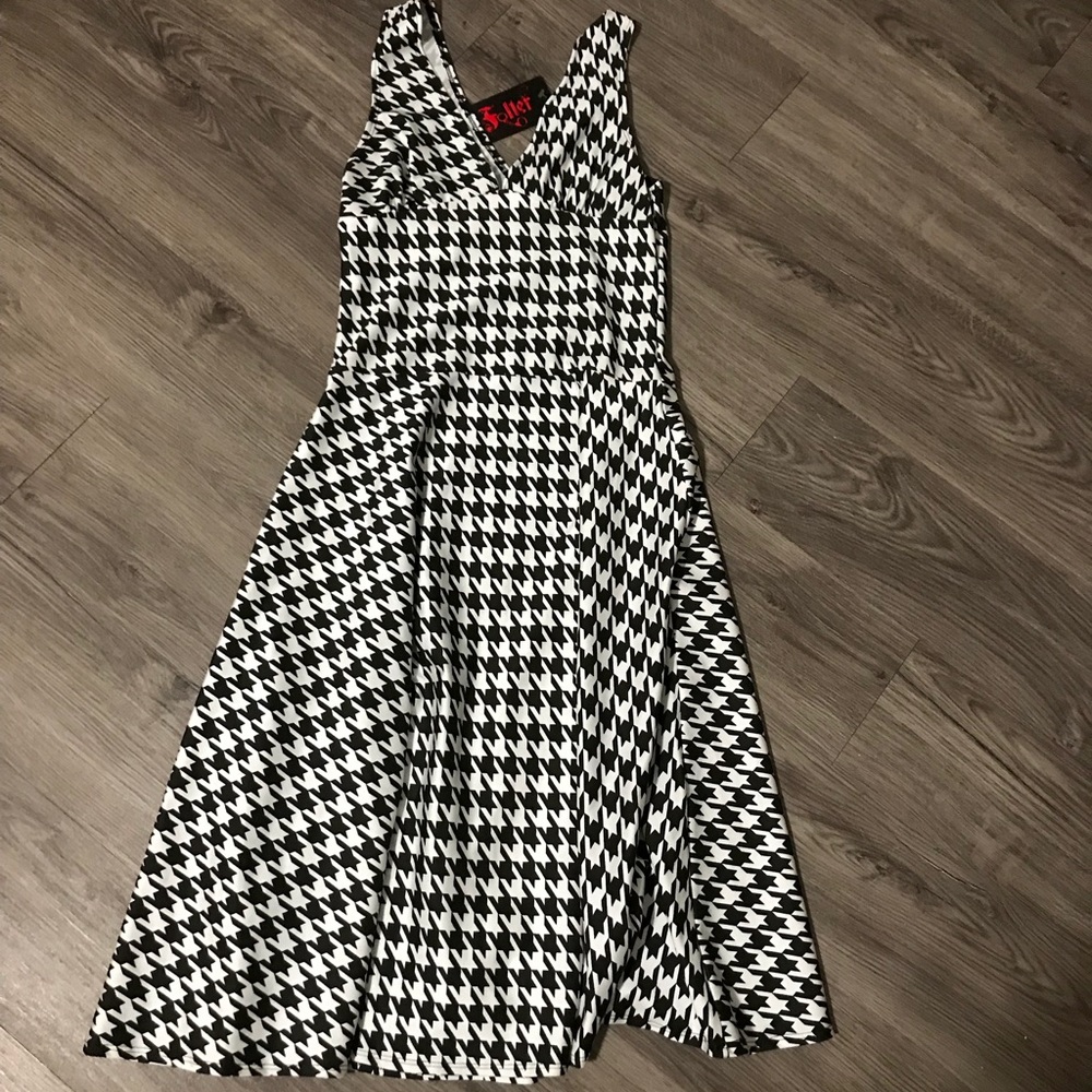 NWT, Fokker Dress Size Medium